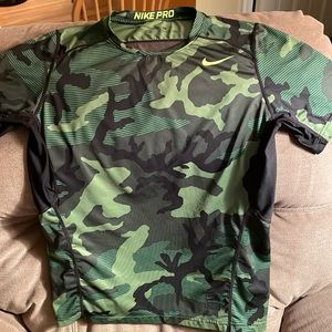 Nike short sleeve shirt